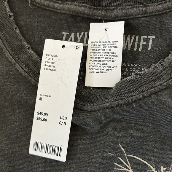 NWT Red TV Shirt - Picture 2 of 5